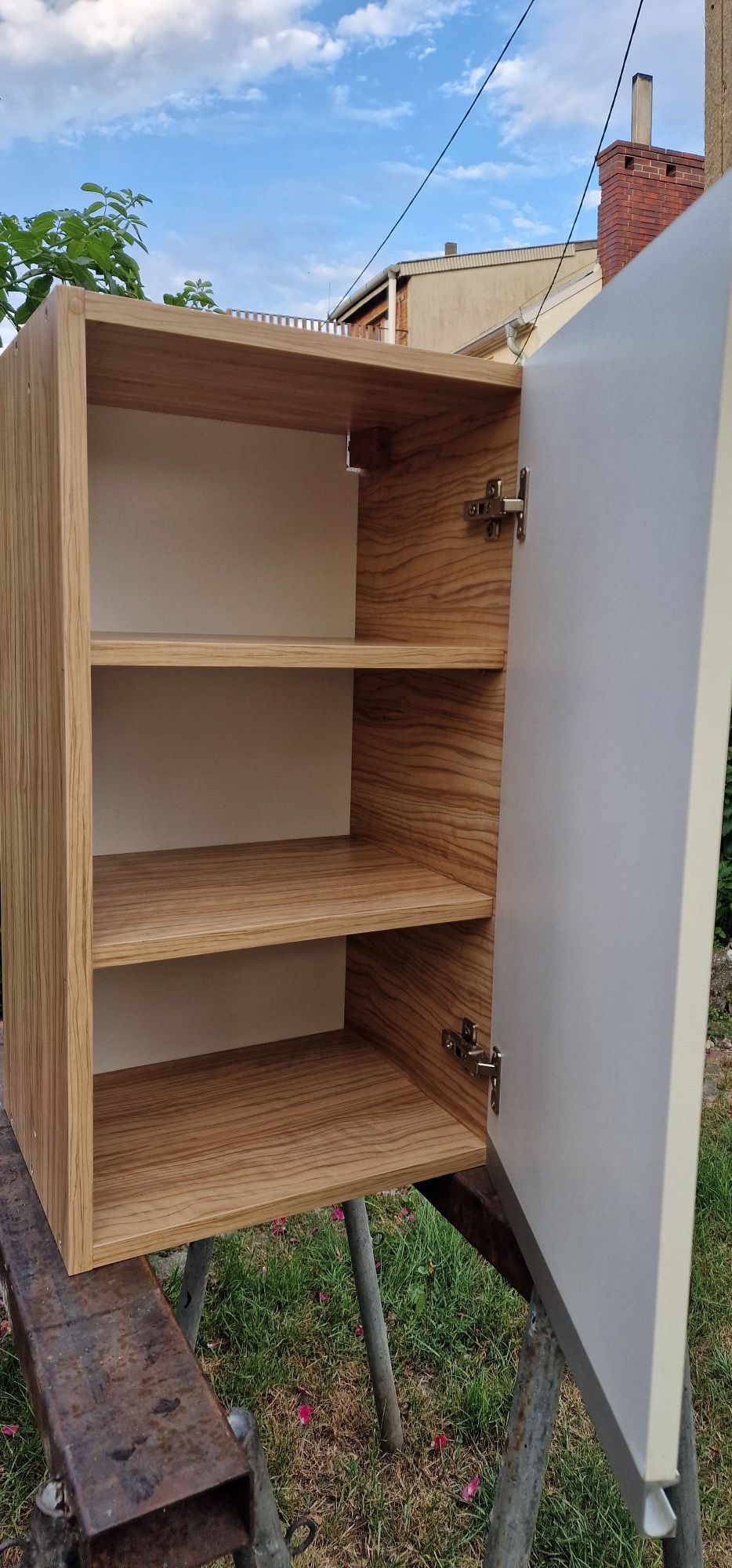 Szafka kuchenna. Front lakierowany z MDF.