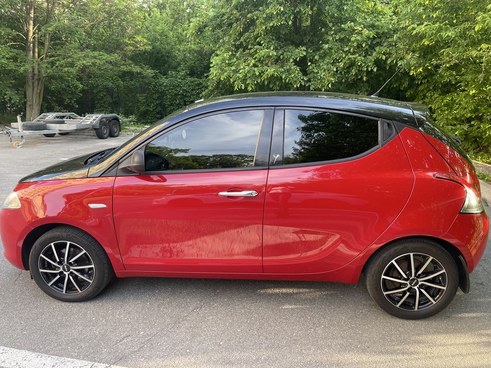 Продам Lancia ypsilon 2012 р.в. 0,9 biturbo
