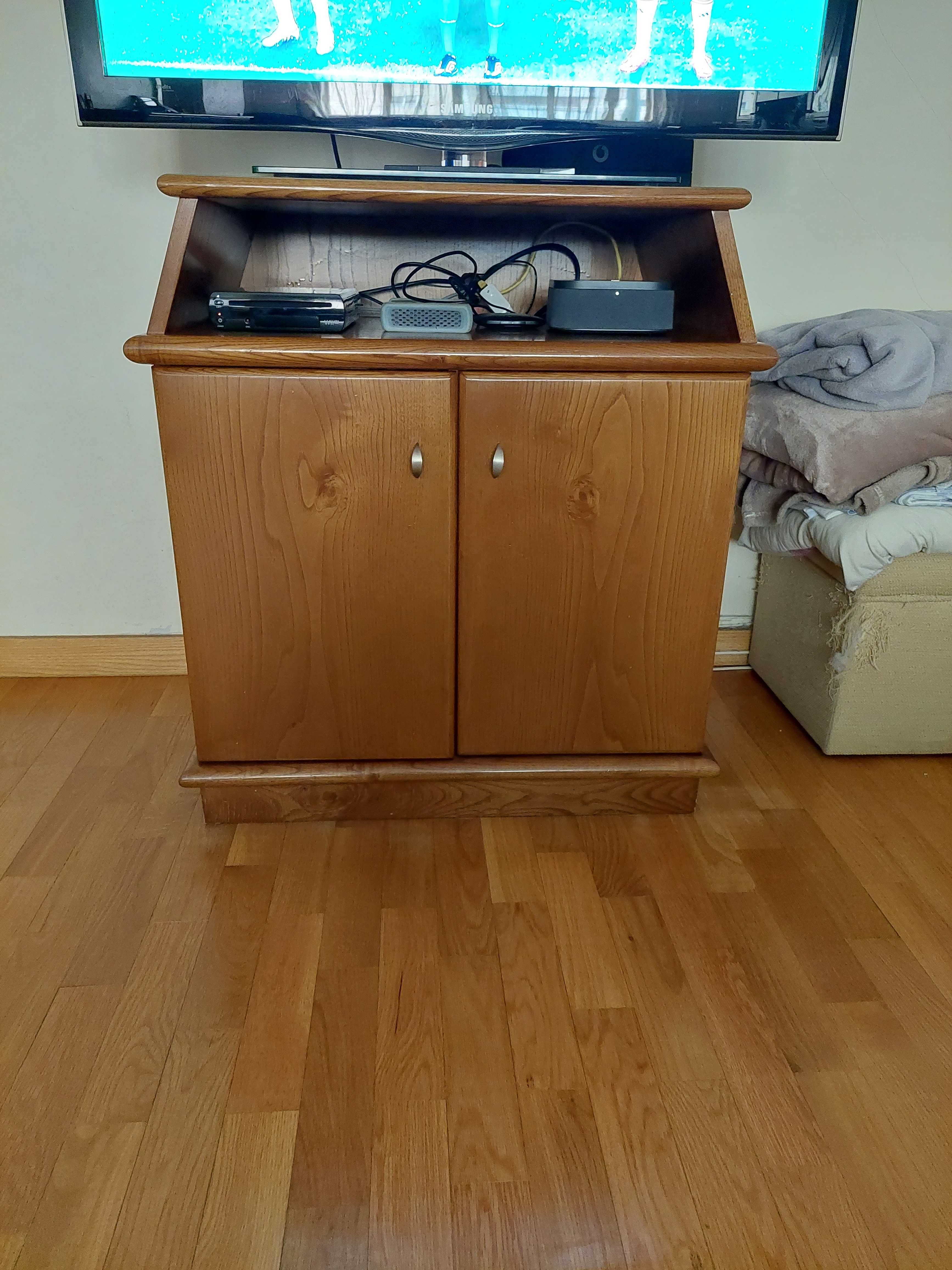Móveis de sala em pinho maciço