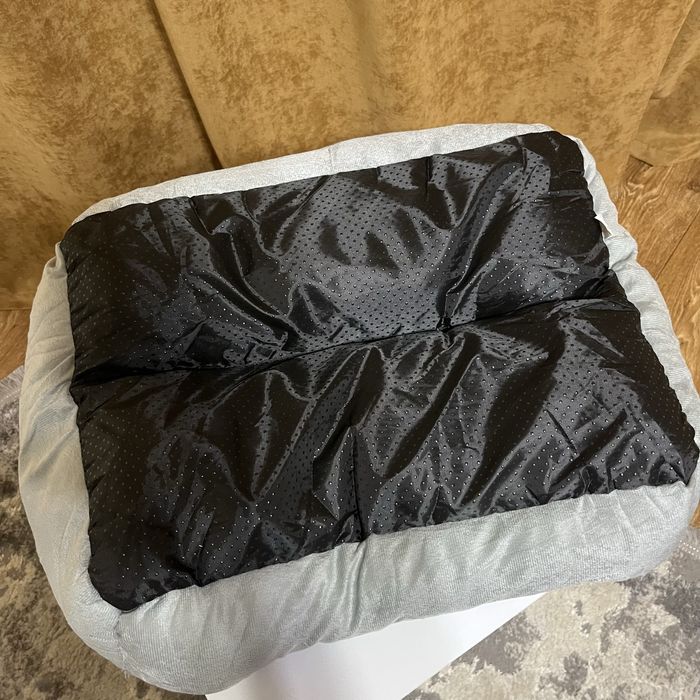 Лежанка для собаки или кота S-45*30см M- 50*40см