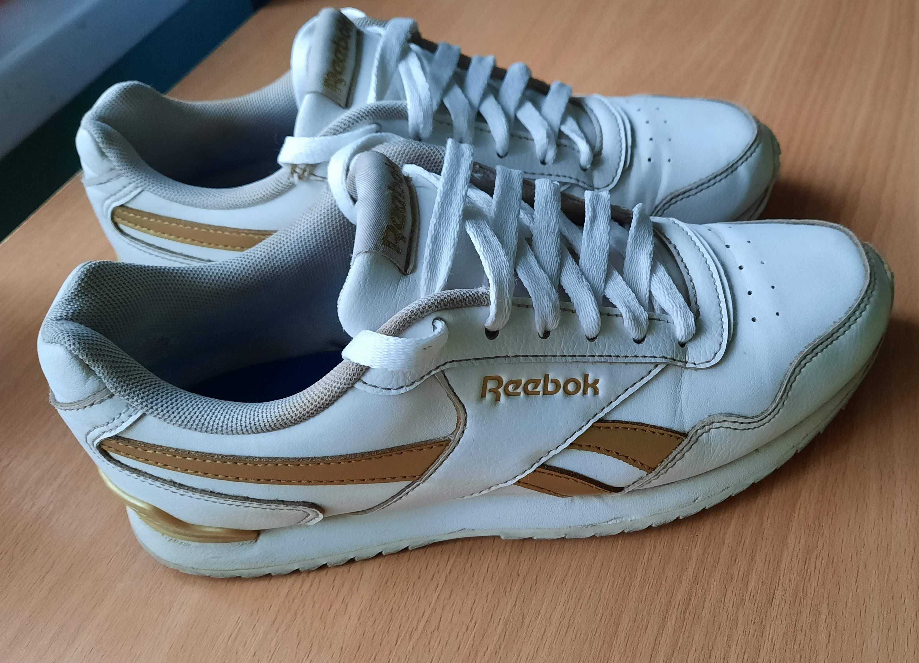 Продам фирменные кроссовки reebok