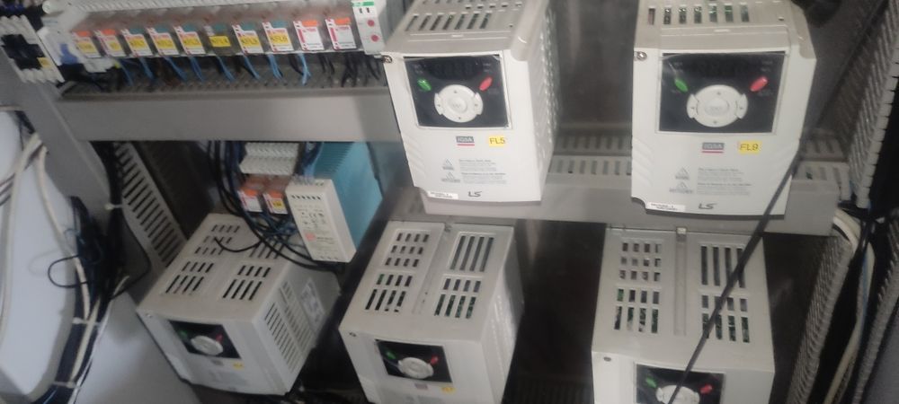 Falownik IG5a 24.0 A 12.2kva 9.76 kW