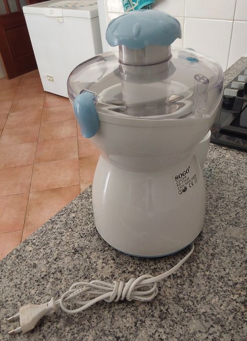 MÁQUINA DE SUMOS, NOVA SEM CAIXA.Casa,Cozinha,Campismo,Garagem,Sala.