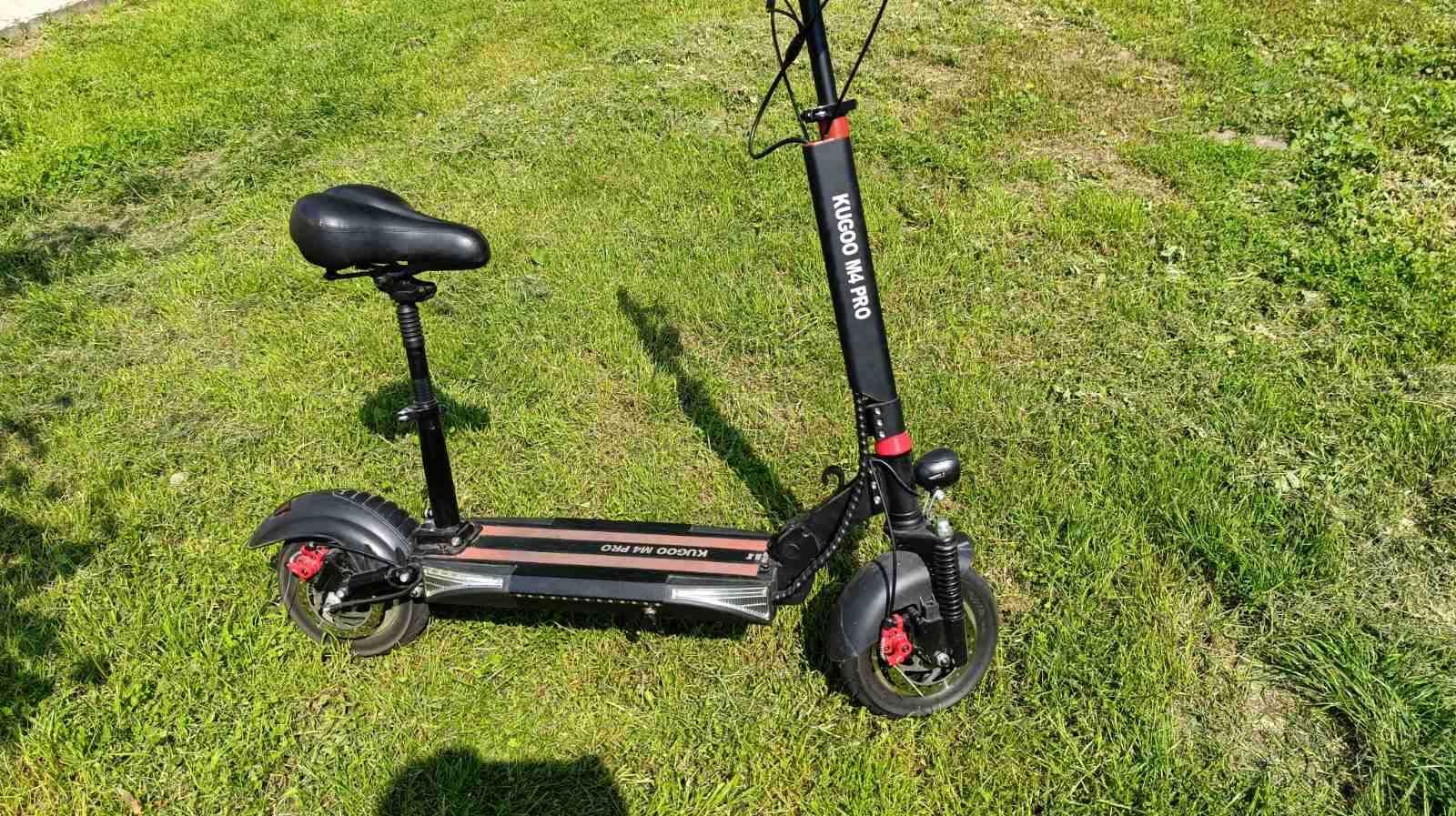 Продам электросамокат KUGOO M4 PRO