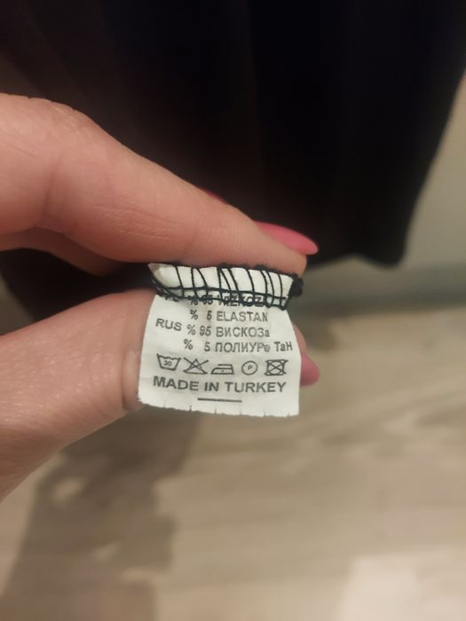 Plisowana sukienka ciążowa