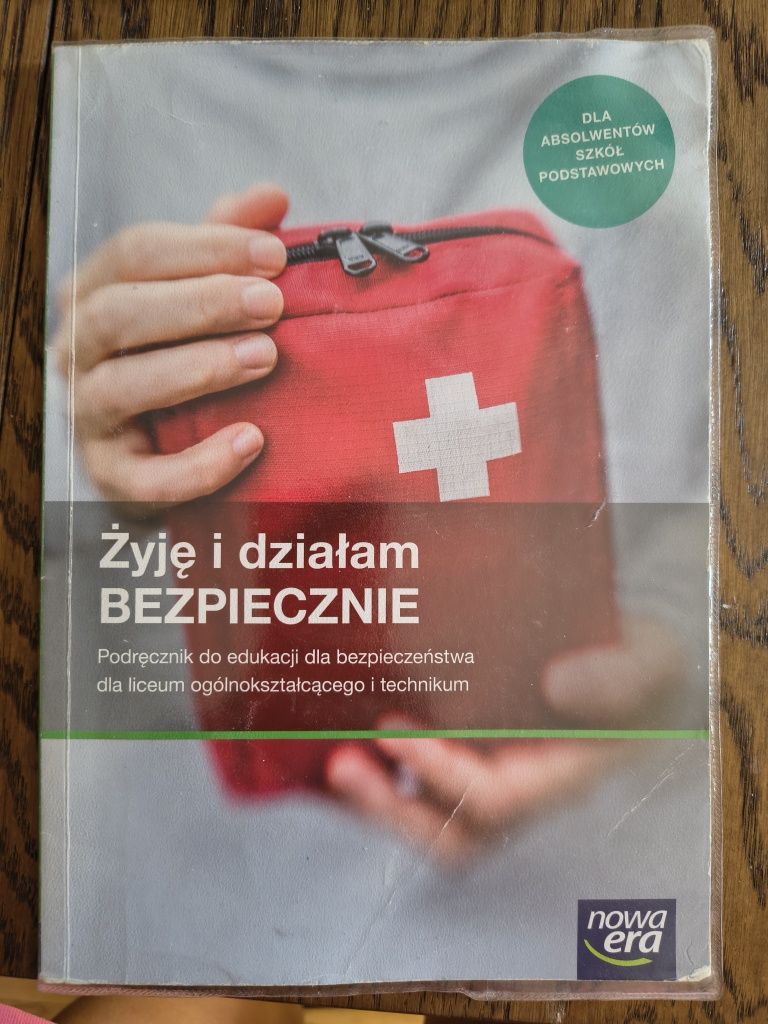 Podręcznik Żyję i działam Bezpiecznie