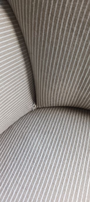 Poltrona bege pouco usada. Excelente estado
Senhorinha.
Ver fotos