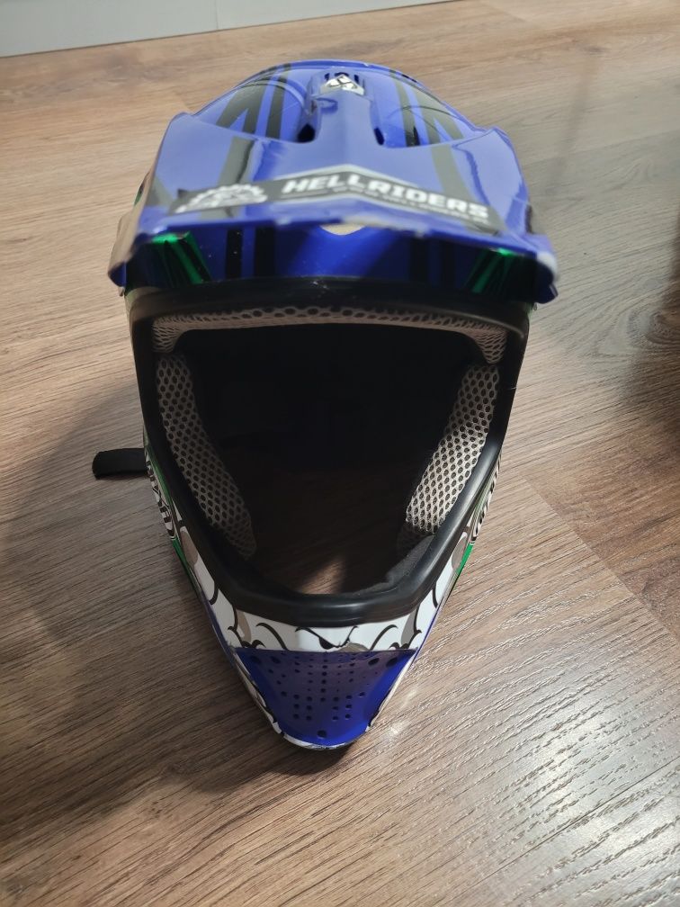 Kask typu fullface, ochraniacz