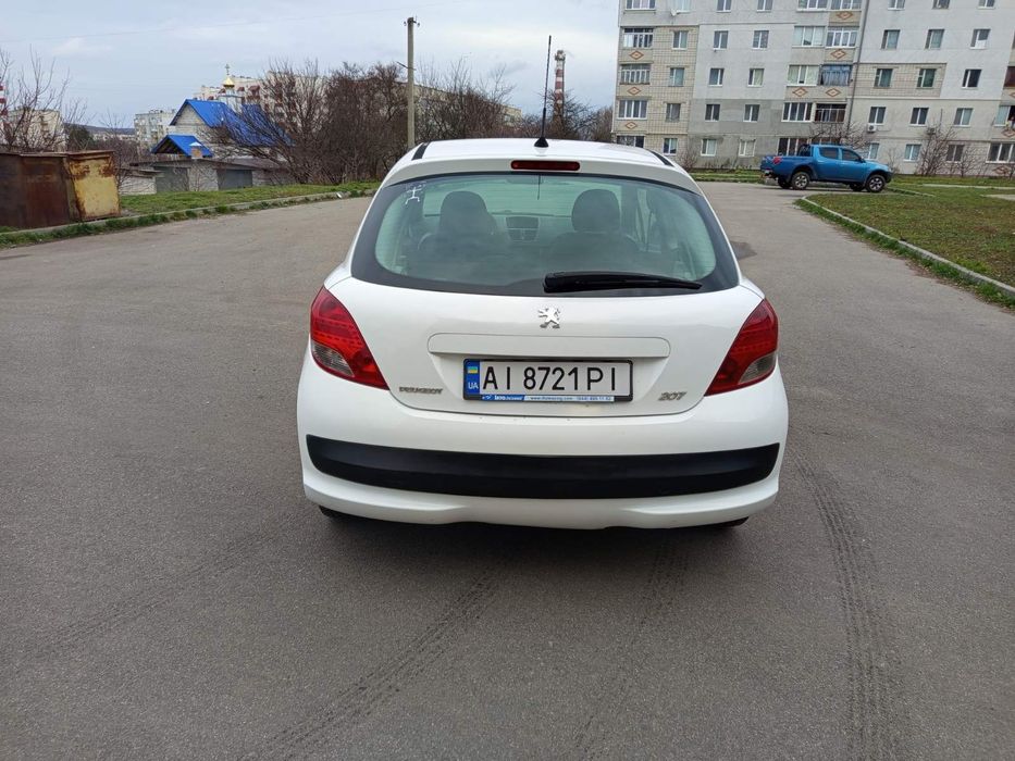 Автомобіль Пежо 207