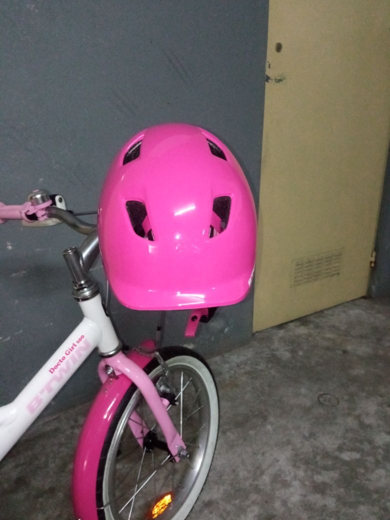 Vendo bicicleta de criança com capacete