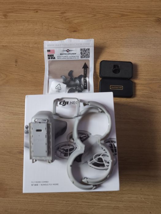 Dron DJI Neo, Motion 3, bogaty zestaw