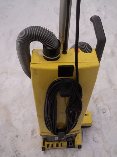 Пылесос Karcher TBS 35 850W б\у из Германии для отелей и дома