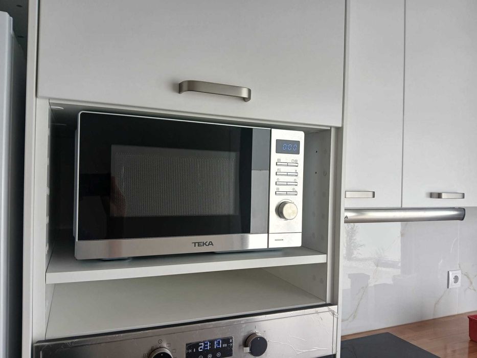 Micro-ondas inox Teka 25L - NOVO