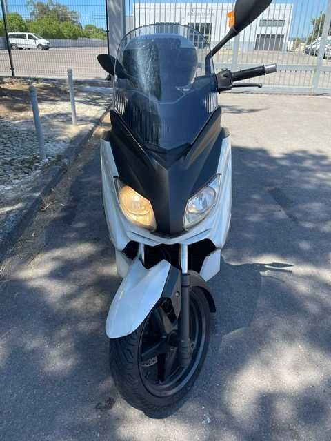 Yamaha XMAX 250 Sport