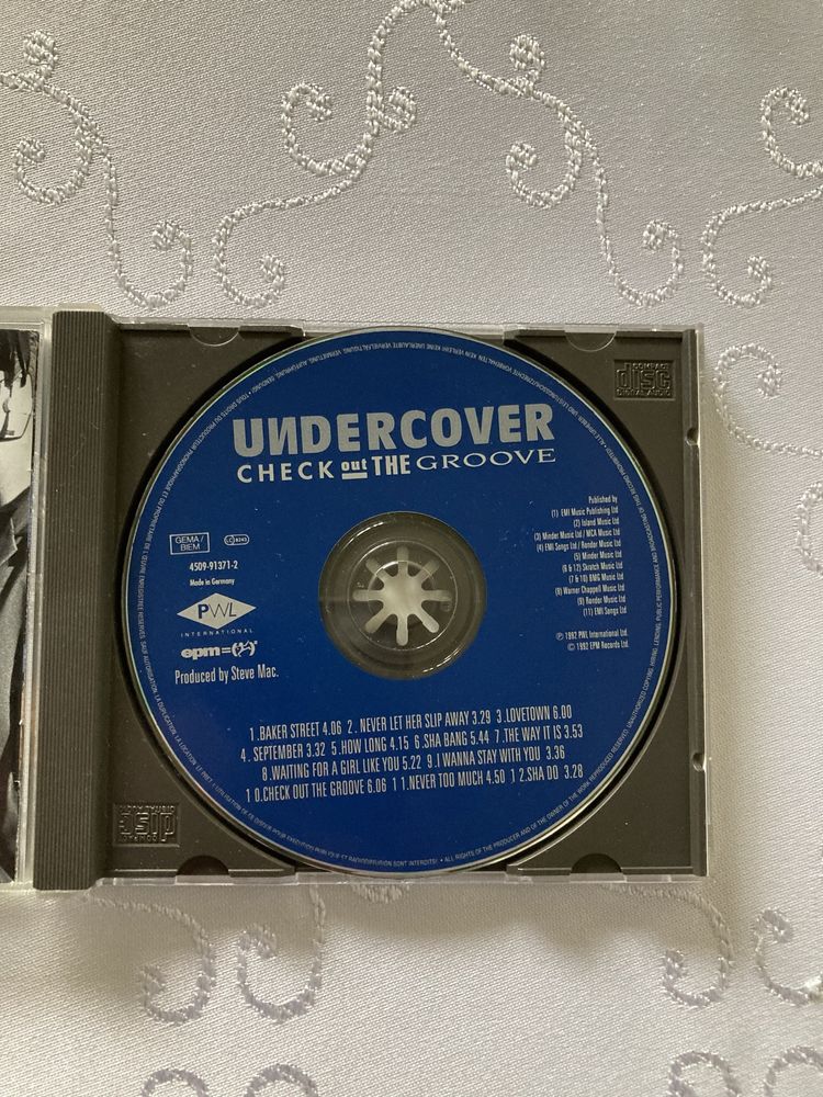 Płyta CD Undercover Check Out The Groove Lata 90 Klasyka