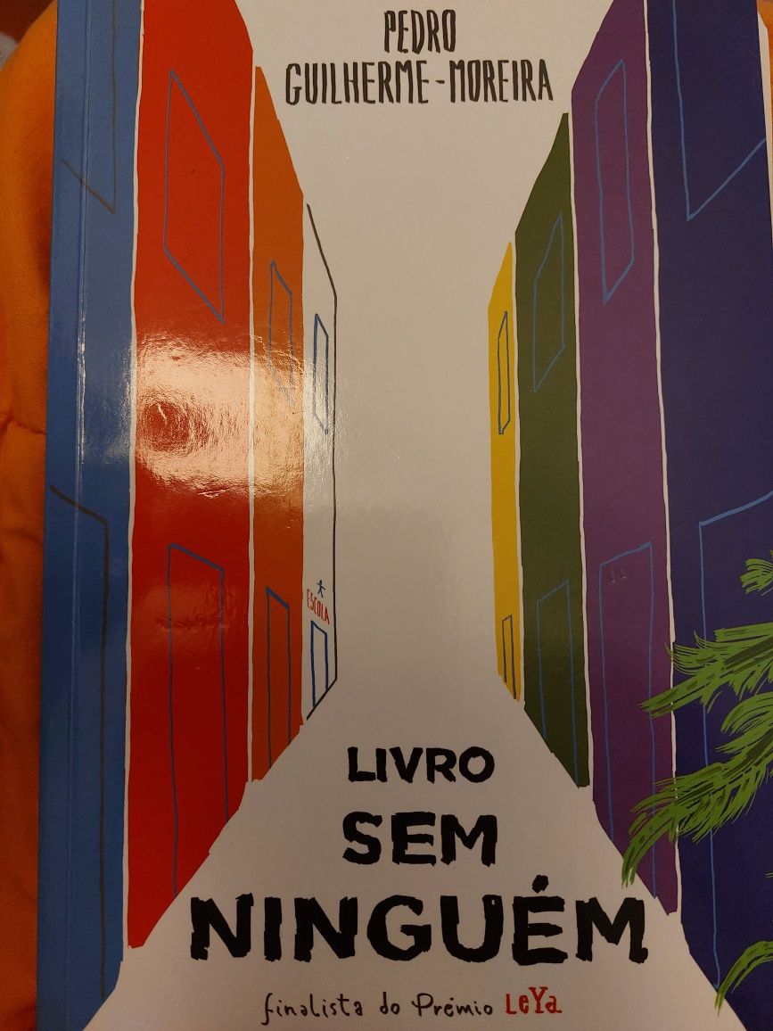 Livro sem ninguém