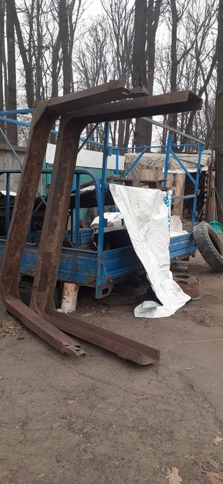 Рога коники стойки для перевозки леса труб лесовоз трубовоз