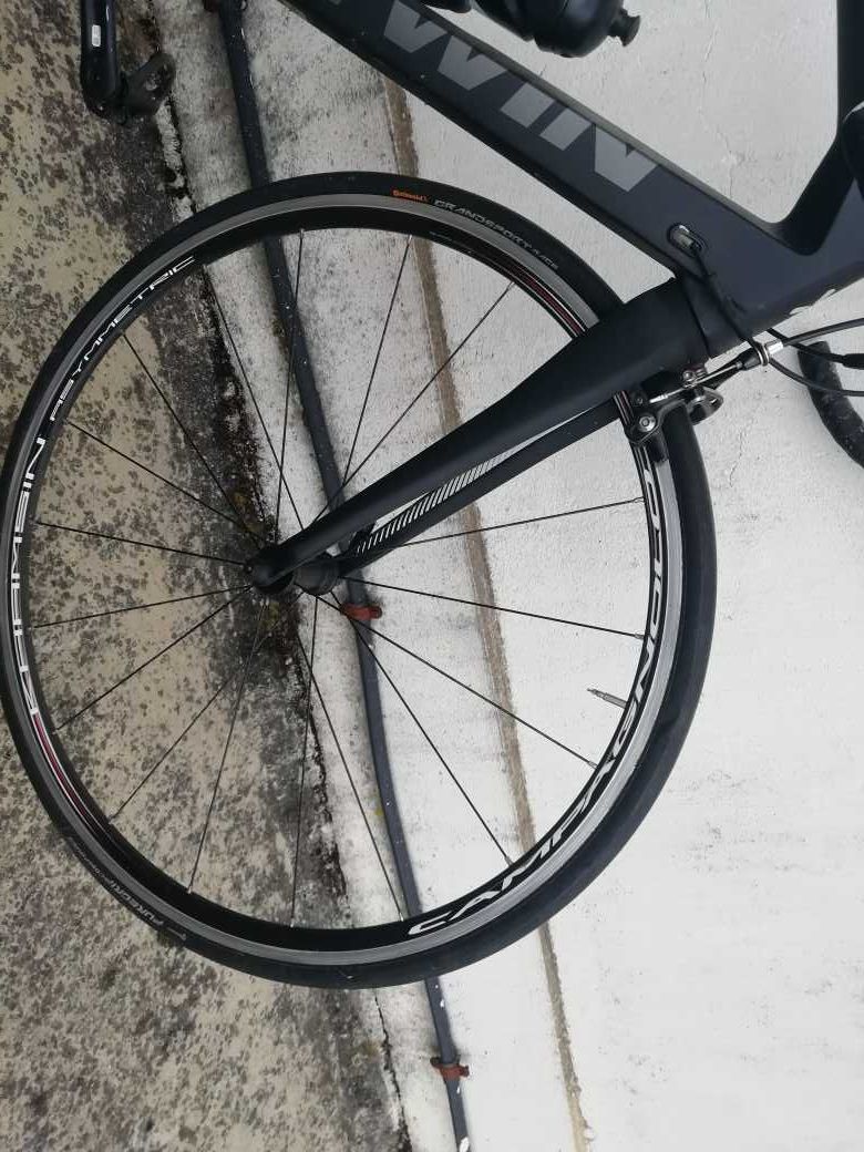 Bicicleta de estrada em carbono