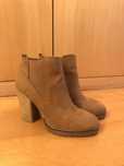 Botins cor camel, tamanho 37, da Bershka