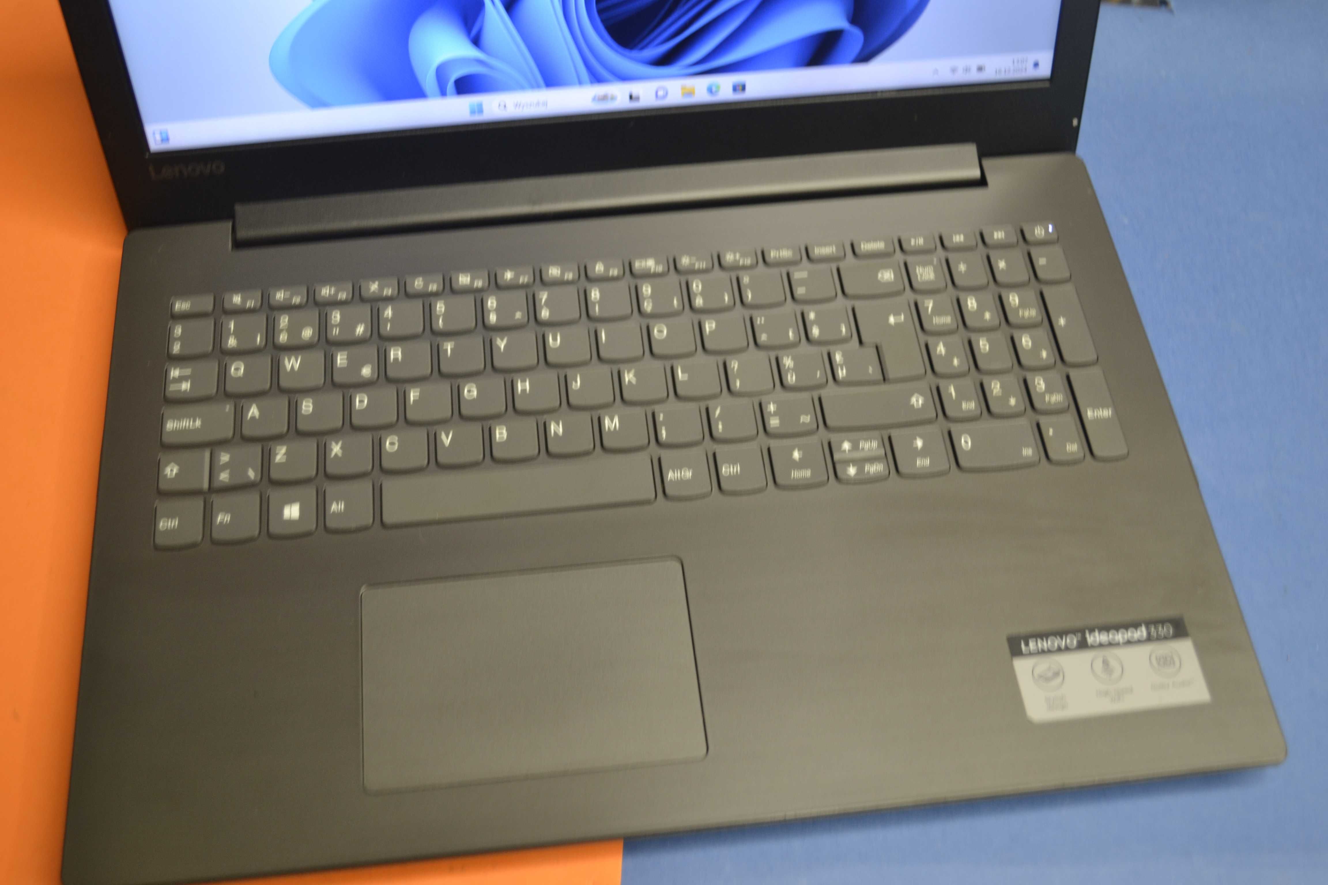 Laptop LENOVO IdeaPad 330, i5-8250U, 256SSD, 12gb, 15,6 cali FHD