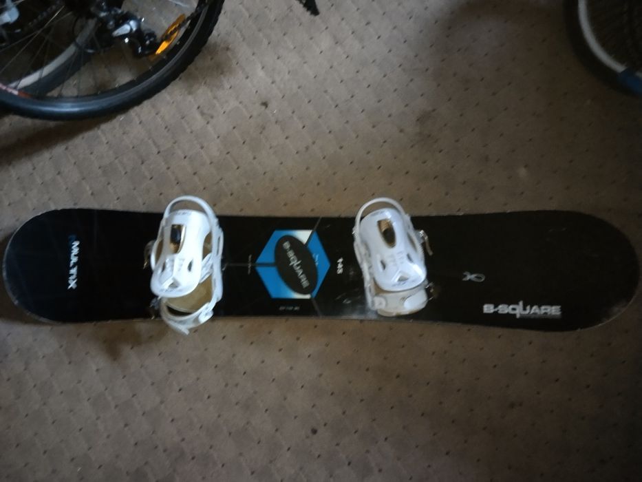 Deska snowboardowa B-SIGQAR o długości 145 cm