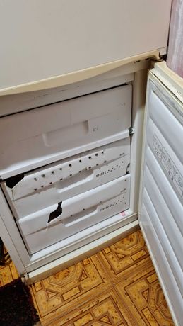 Холодильник SNAIGE в рабочем состоянии