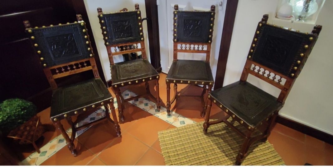 Cadeirão com braços + 4 cadeirasSéc XIX/XX