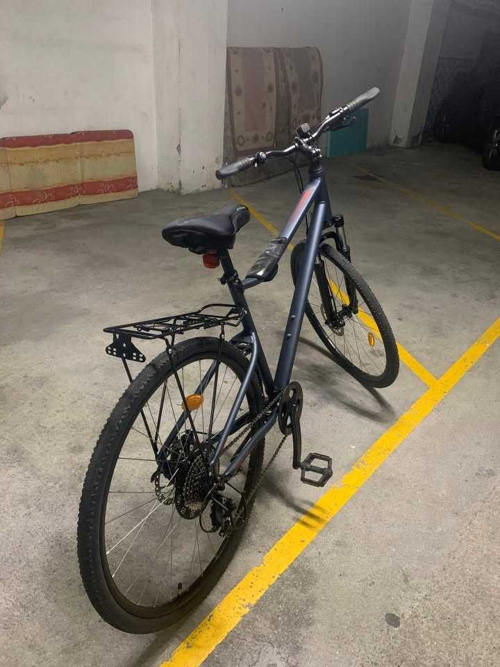 Bicicleta de trekking RIVERSIDE 500 - POUCO USO