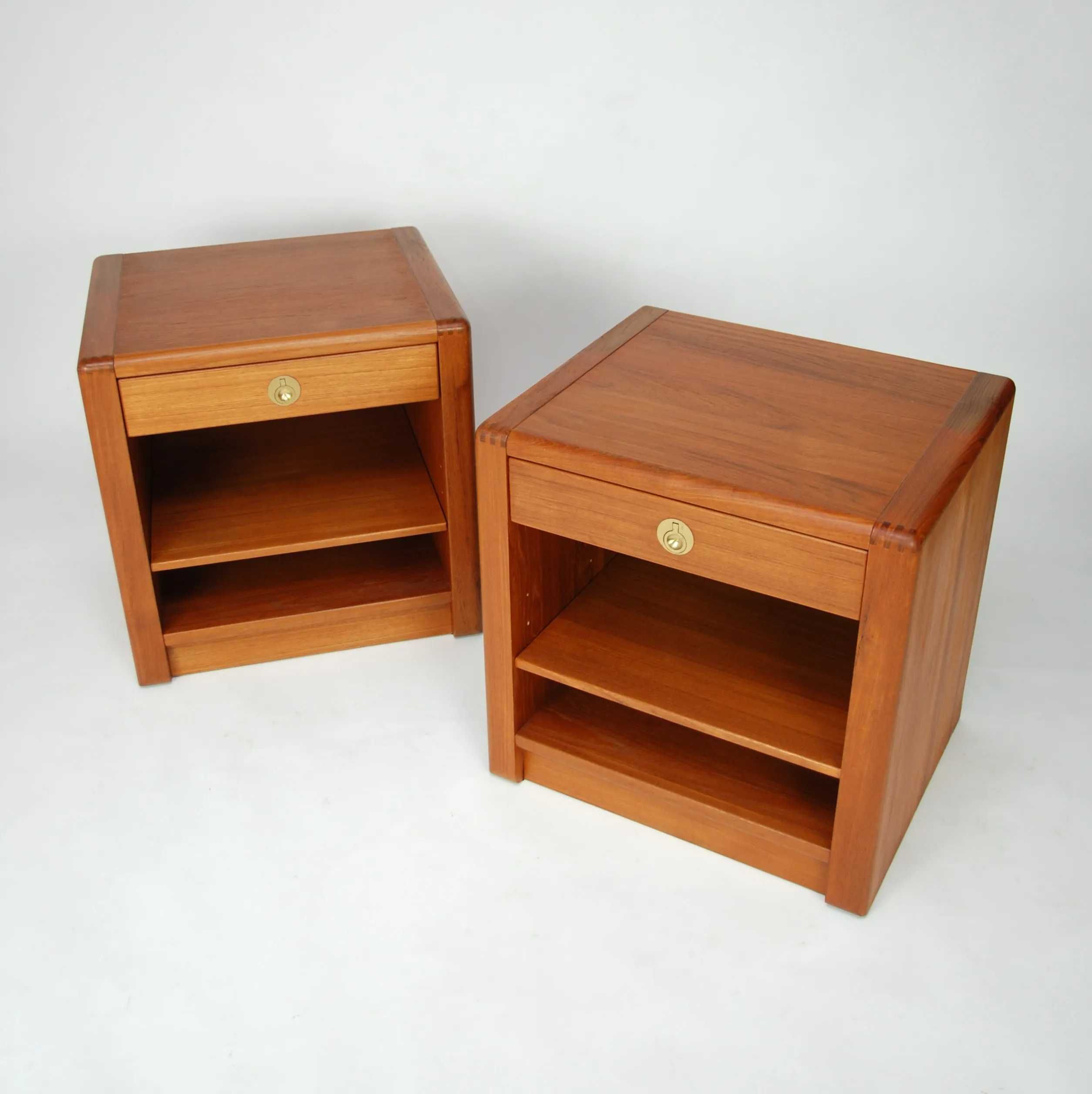 Szafki nocne lite drewno teak Dania lata 70/80