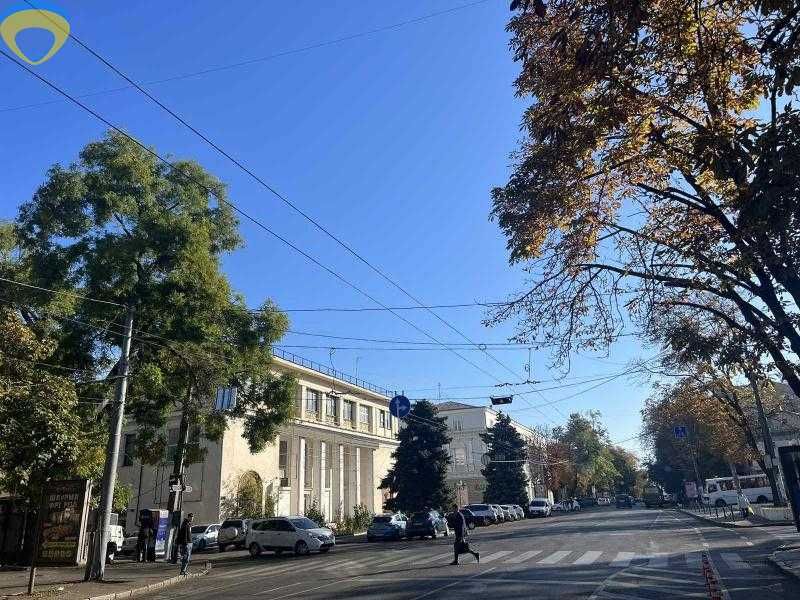 Магазин на Бунина • Фасад • Исторический центр