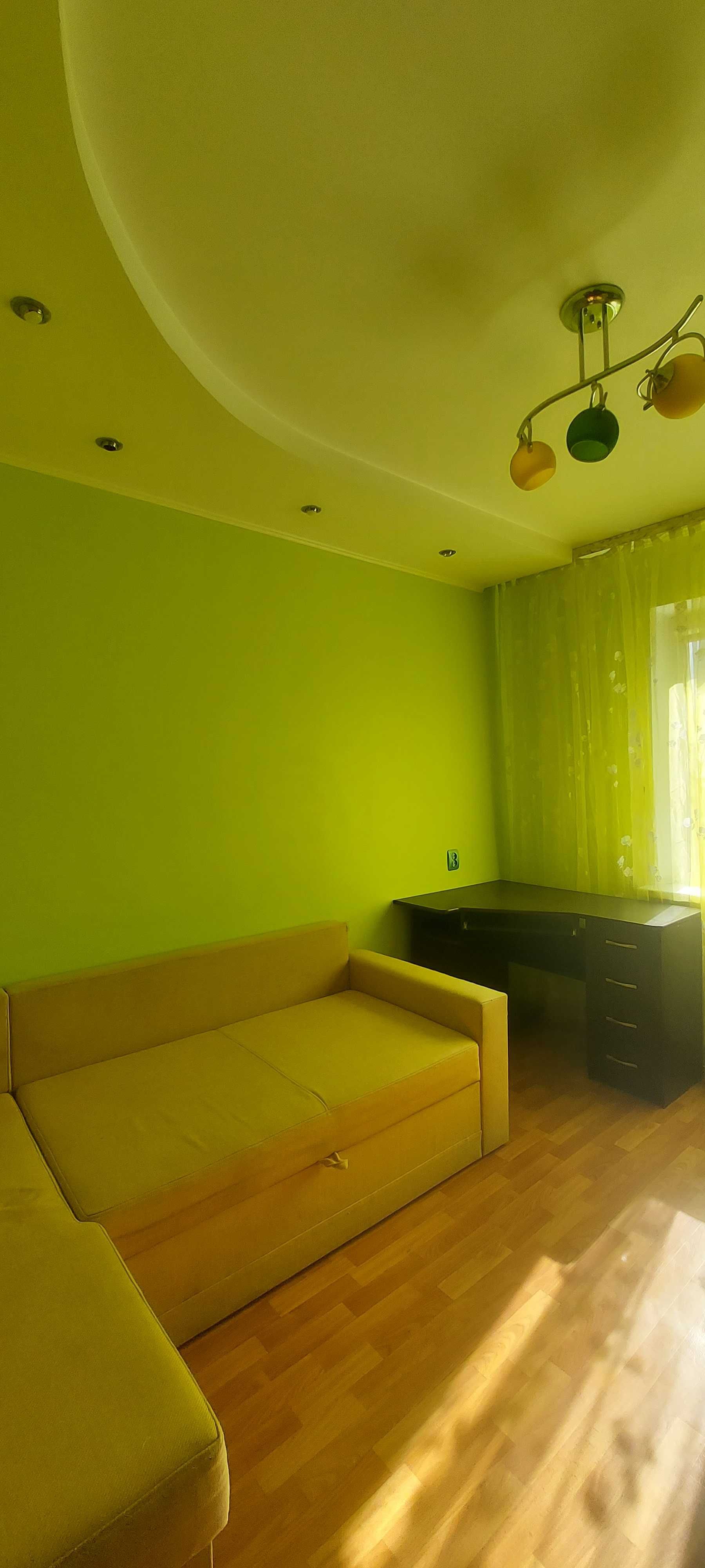 Продається двокімнатна квартира у Боярці з індивідуалкою. 53000$