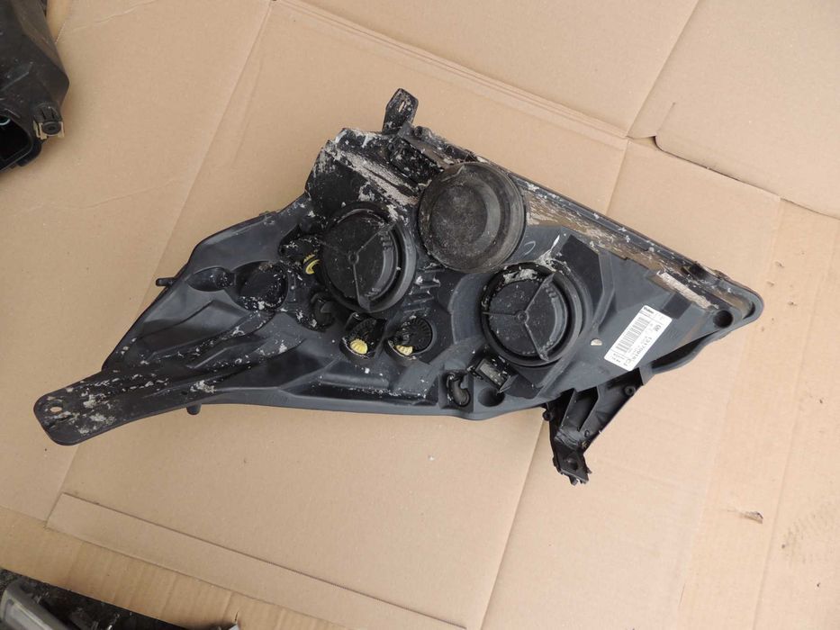 Lampa przednia prawa europejska Opel Zafira B LIFT JASNA 08,09,10-14