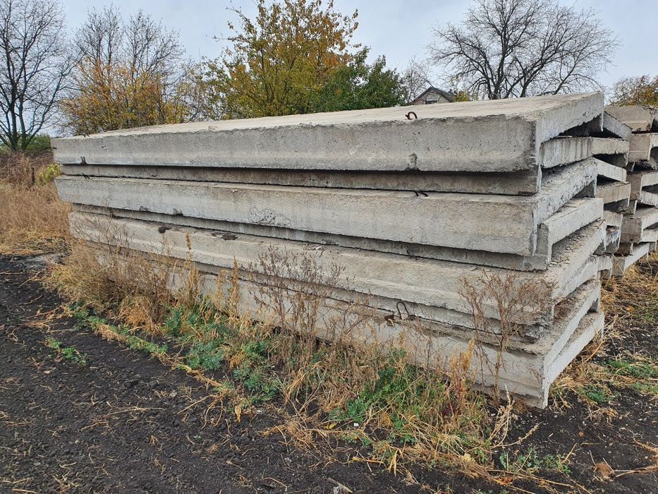 Плита пкж 6×1.5 в нормальному стані петлі є закладні є.