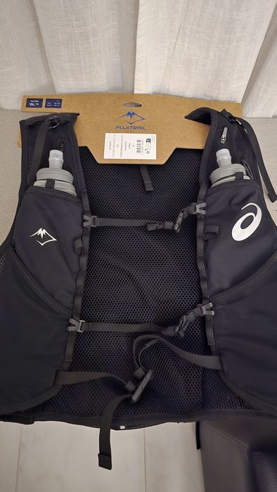 Mochila asics longa distancia