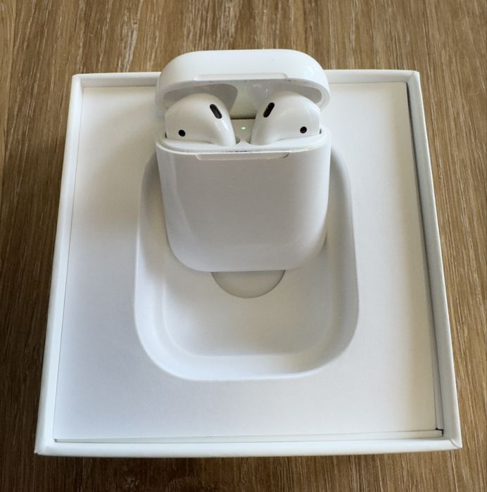 Słuchawki Apple AirPods z etui ładującym (2. gen) kupione w PL, FV