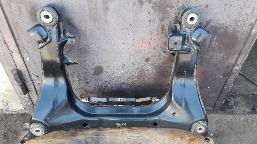 Балка задняя подрамник AUD 80 A4 B5 A6 C5 VW PASSAT GOLF B3 B5.