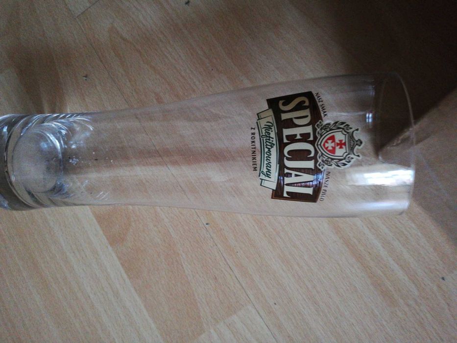 Specjal Czarny niefiltrowany pokal, szklanki 0,5l, sprzedam