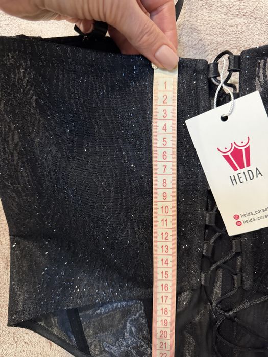 Вечірній блискучий корсет