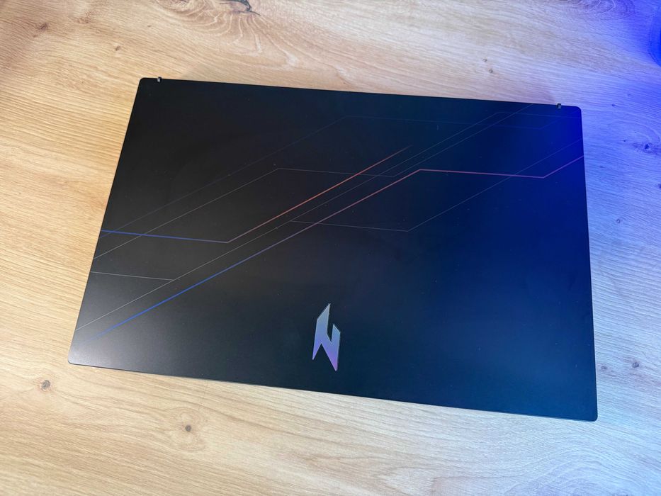 Laptop Acer Nitro V 15 512/16 GB RAM/i9 13th/RTX 5060 8GB + GW 12 msc