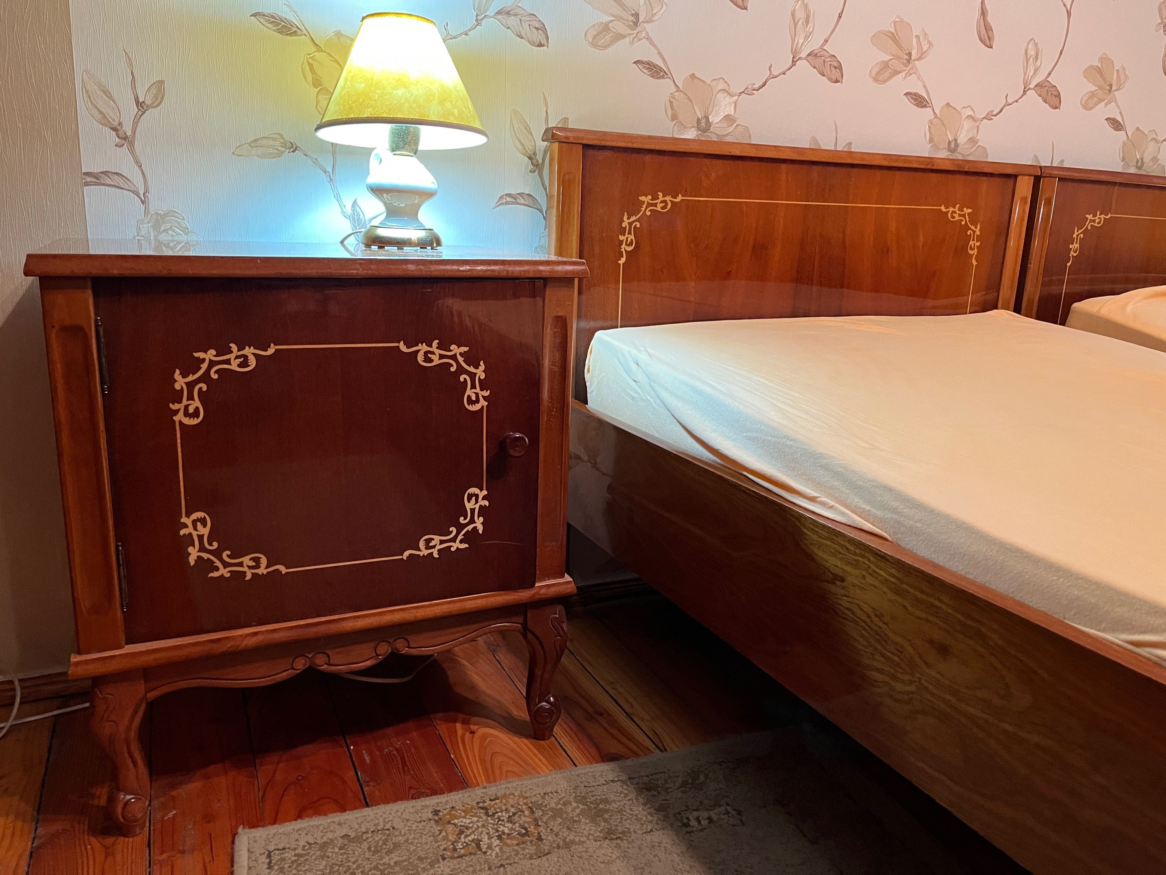 Łóżka fornirowane, produkcji rumuńskiej, lata 80’