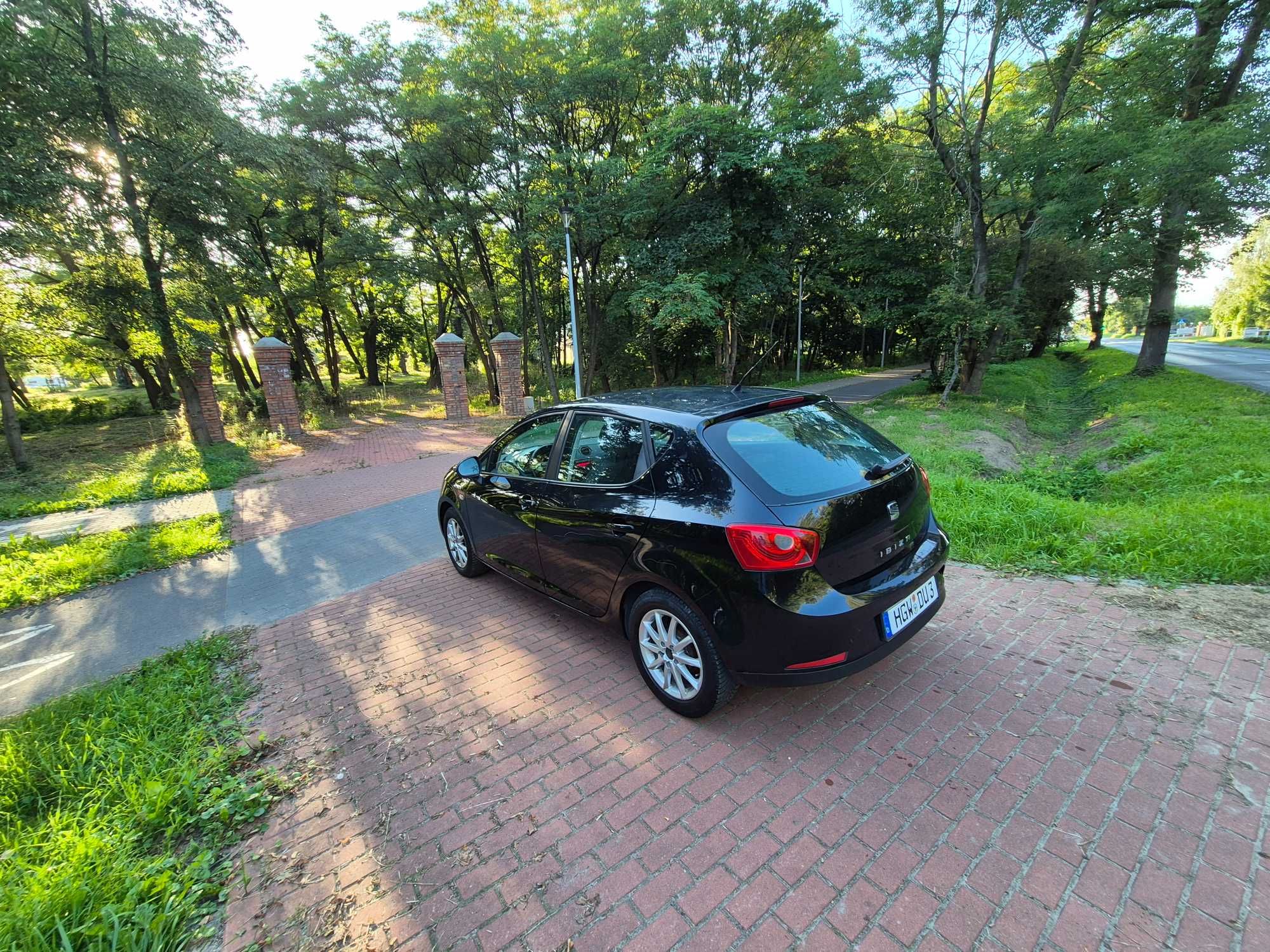- Seat Ibiza - 5 Drzwi - 1.4 MPI  - Klimatyzacja - 2012 -