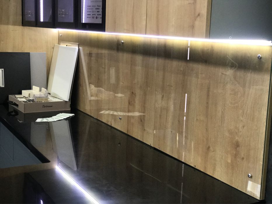 Кухня з виставки в шоурум