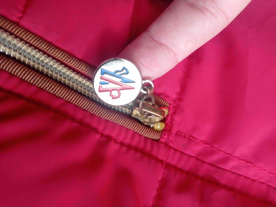 kurtka zimowa moncler