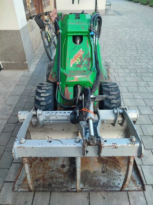 Mini ładowarka Avant 320