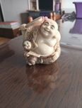 Figura de Netsuke japonês - Buda sorridente com criança