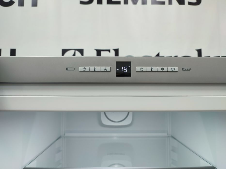 Двокамерний холодильник Miеlе KFN 28133