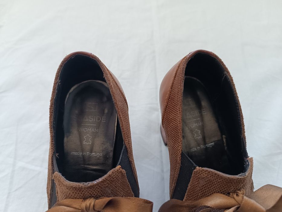 Sapato em pele castanho/camel