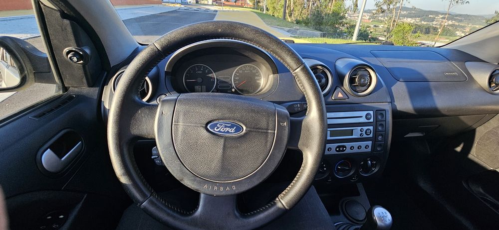 Ford Fiesta 1,25 chia 2004