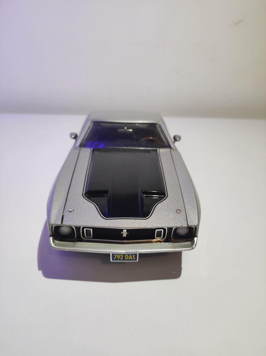Ford Mustang Mach 1 1:18 ERTL