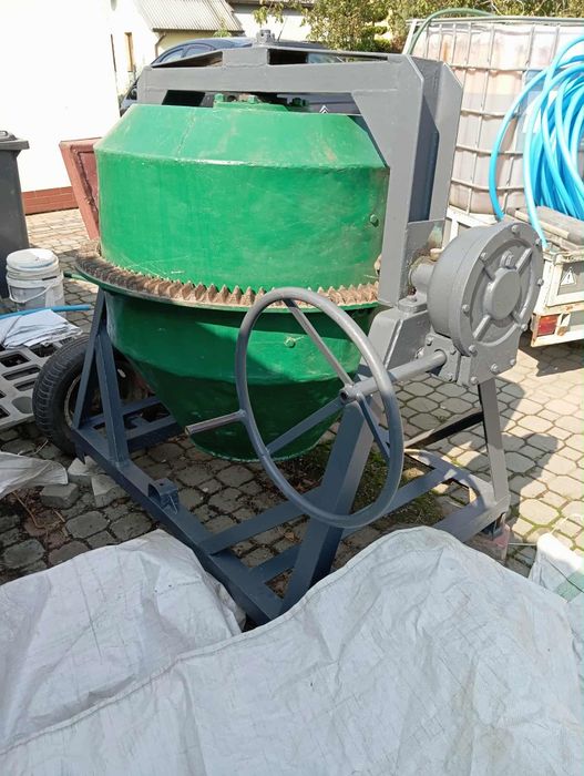 Betoniarka 250l zadbana